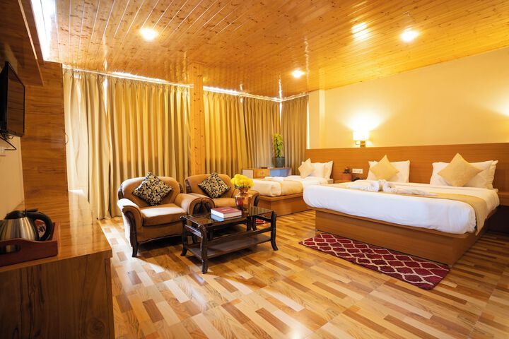 Room 6 of 24
