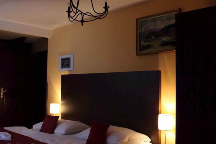 Room 27 of 74