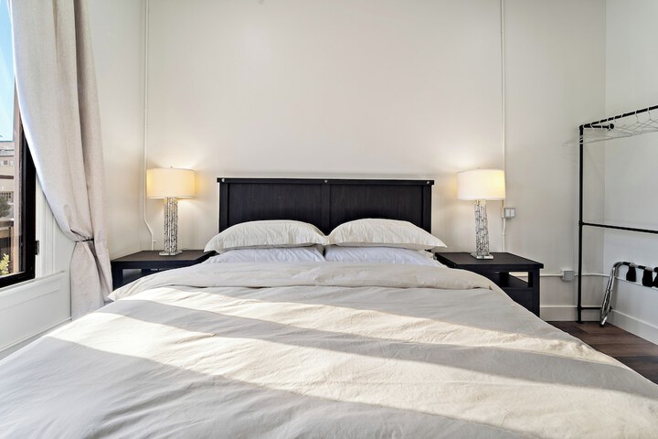 Room 4 of 191