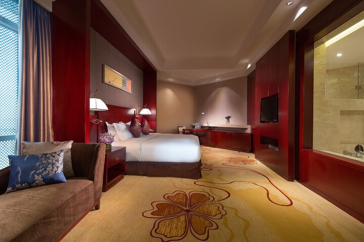 Room 8 of 40