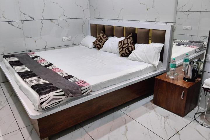 HOTEL DIVYA DARSHAN