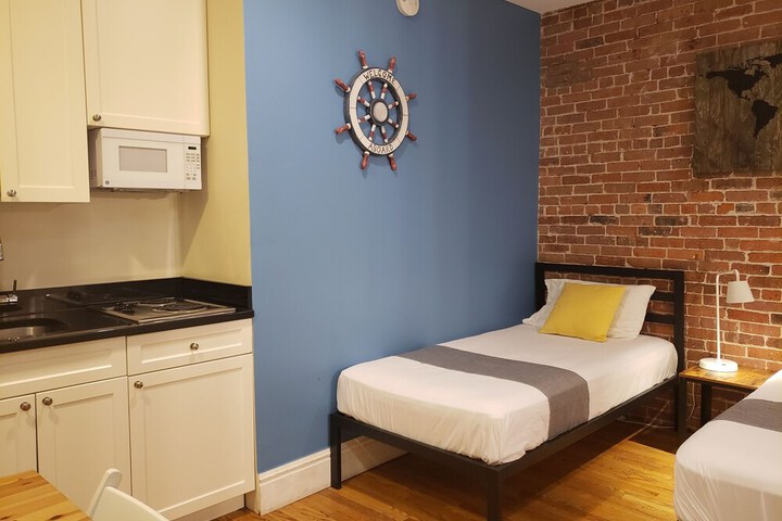 Room 7 of 48