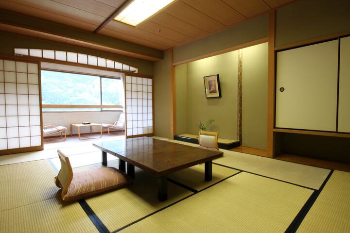 Room 20 of 113