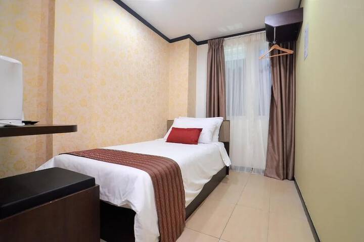 Room 7 of 34