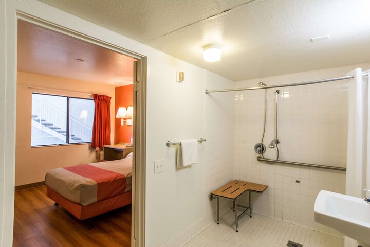 Room 16 of 25