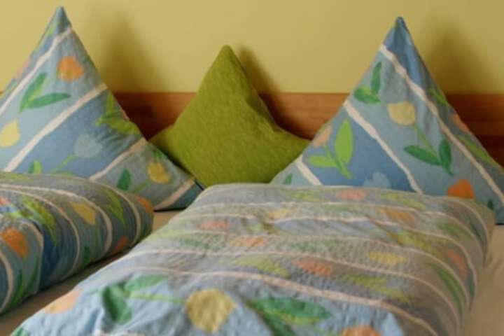 Room 4 of 7
