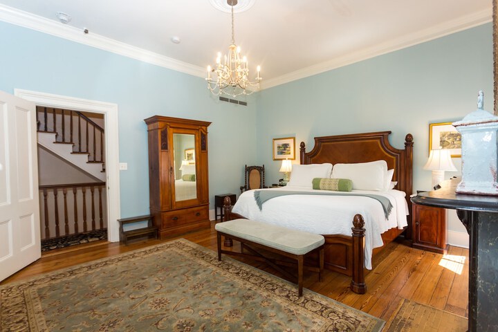 Room 45 of 158
