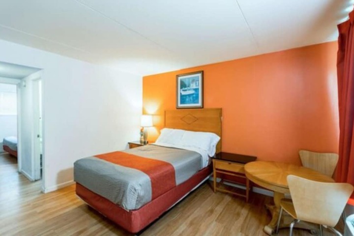 Room 12 of 25