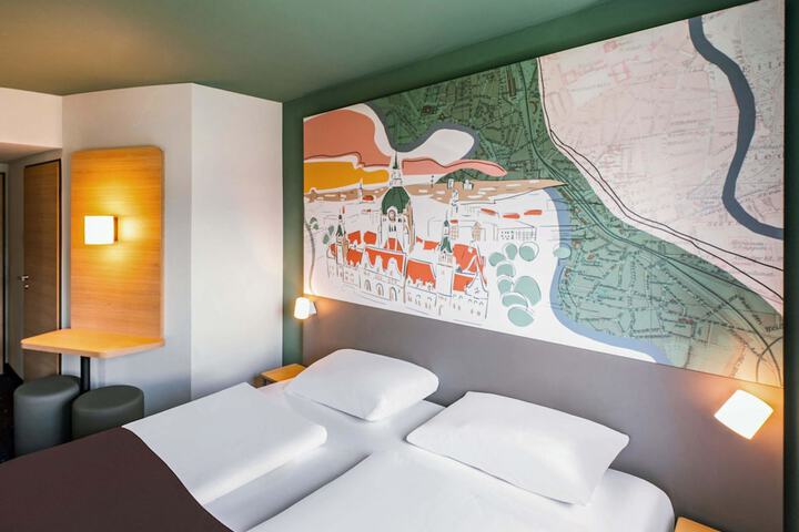Room 3 of 28