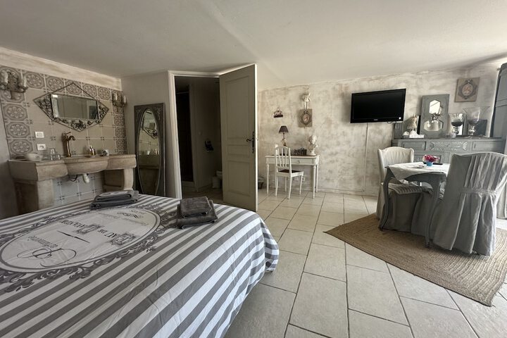 Room 9 of 44