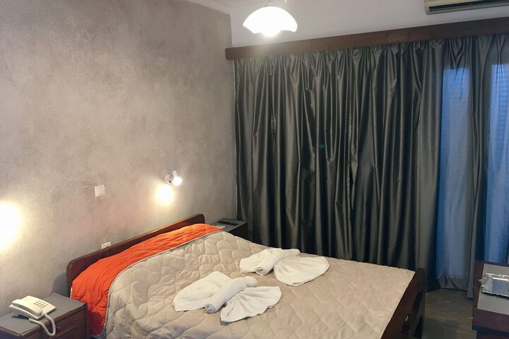 Room 4 of 35