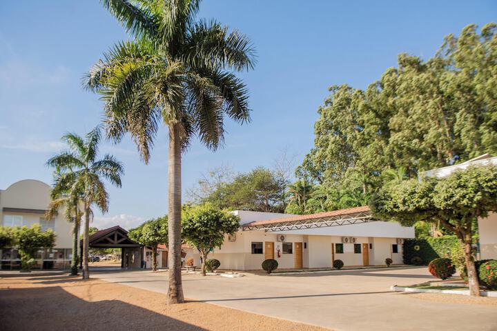 Hotel Exterior 69 of 71