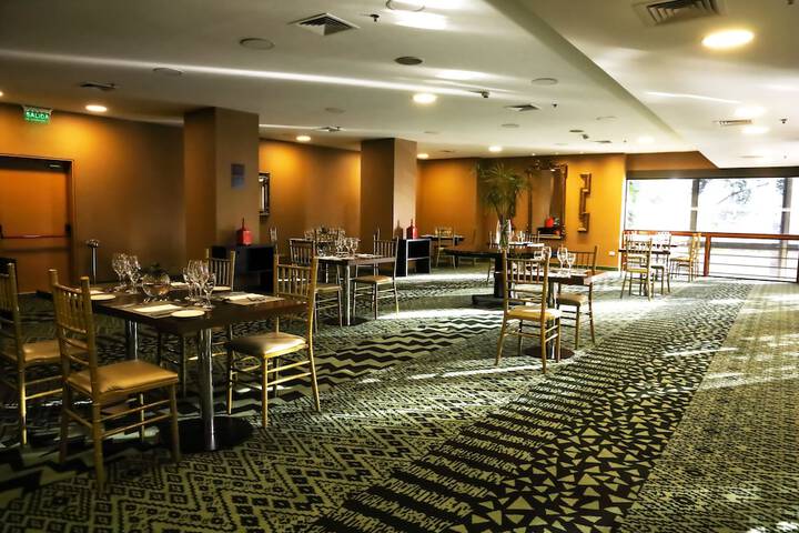 Dining 38 of 61