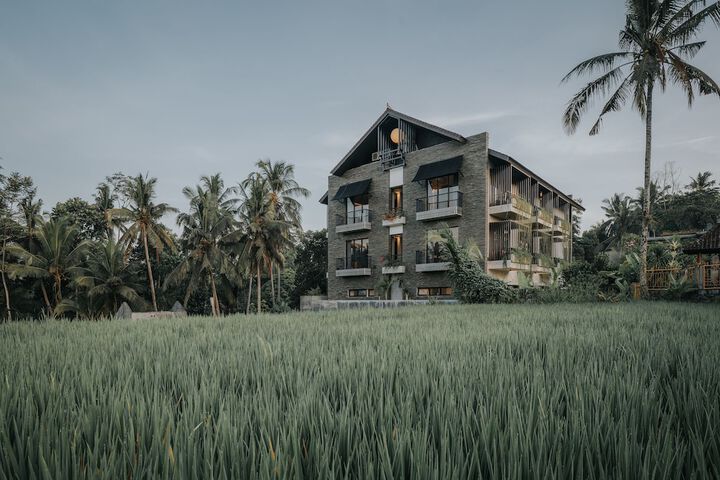 Hotel 69 of 77