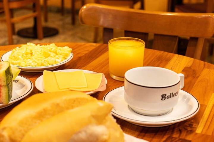Breakfast/Coffee Service 90 of 101