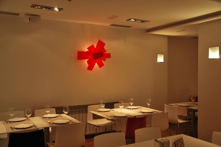 Dining 19 of 25