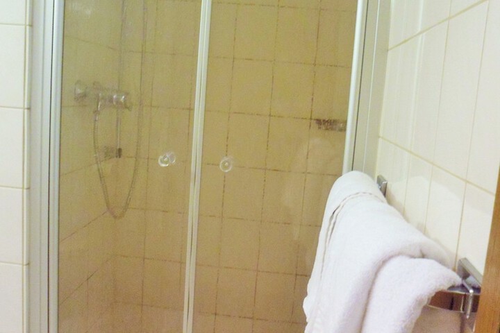 Room 15 of 25
