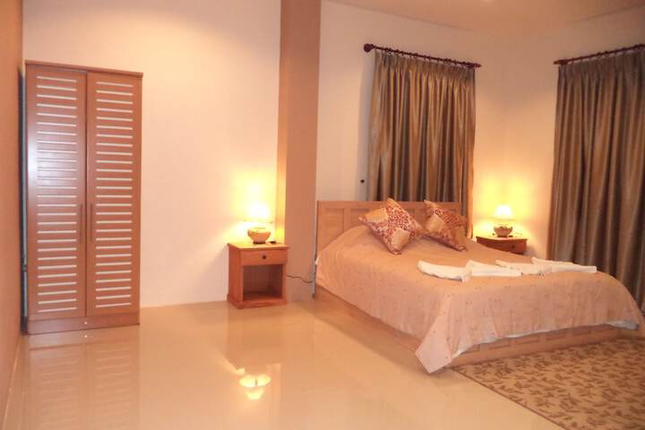 Room 17 of 38