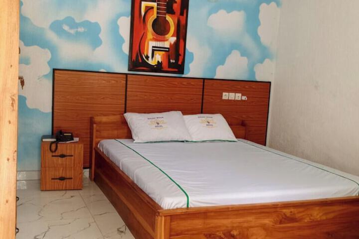 Room 13 of 285