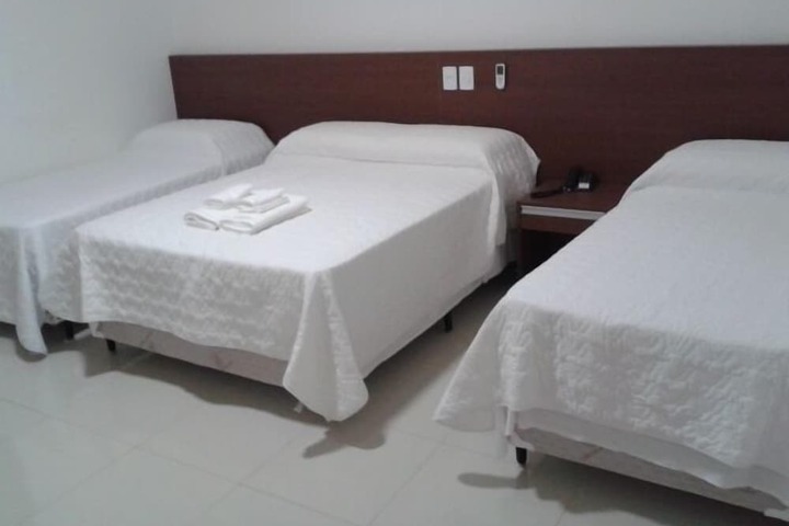 Room 3 of 40