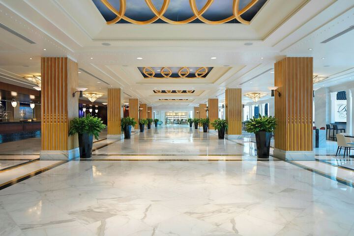 Lobby lounge