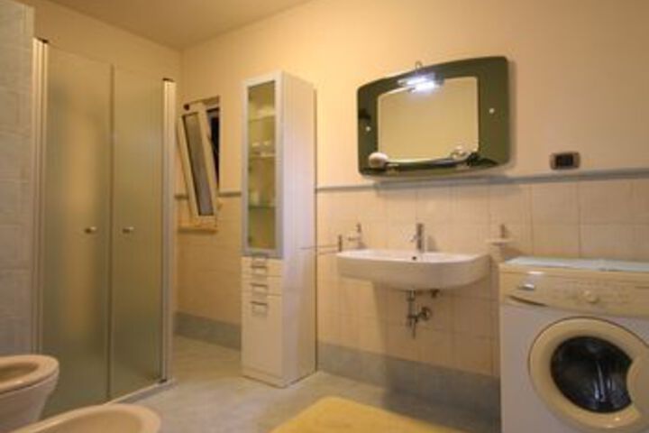 Room 3 of 20
