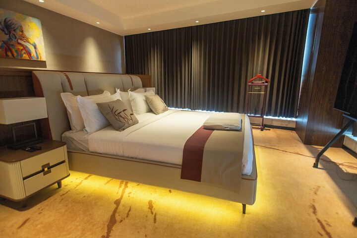 Room 54 of 148
