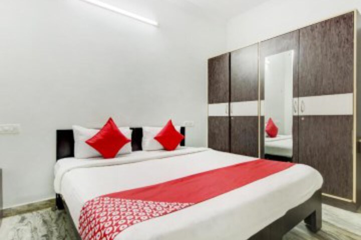 OYO 77193 Bip Inn Royal Suites