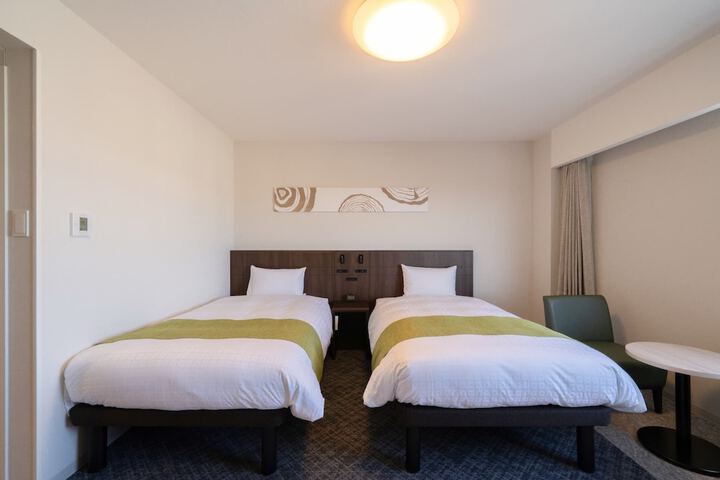 Room 28 of 54