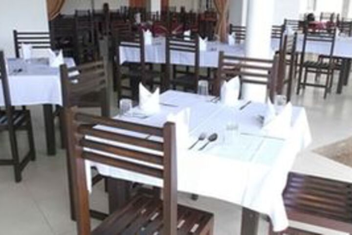 Dining 69 of 71