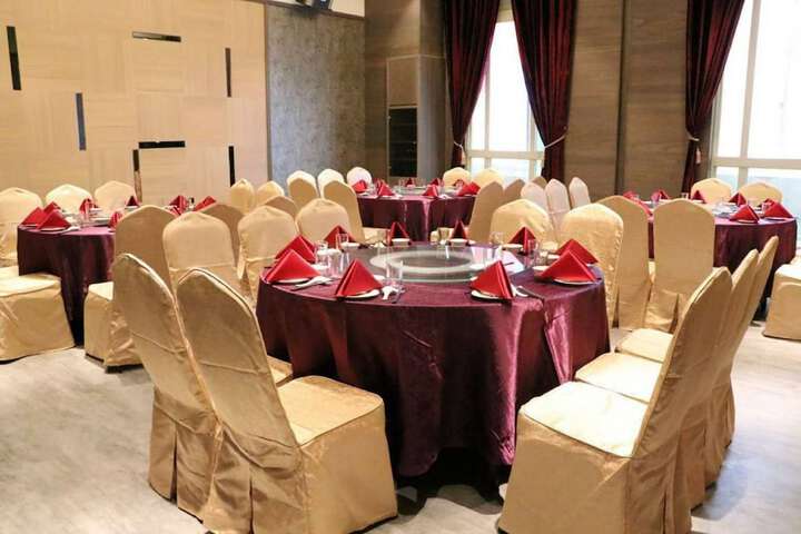 Ballroom/Hall 36 of 50