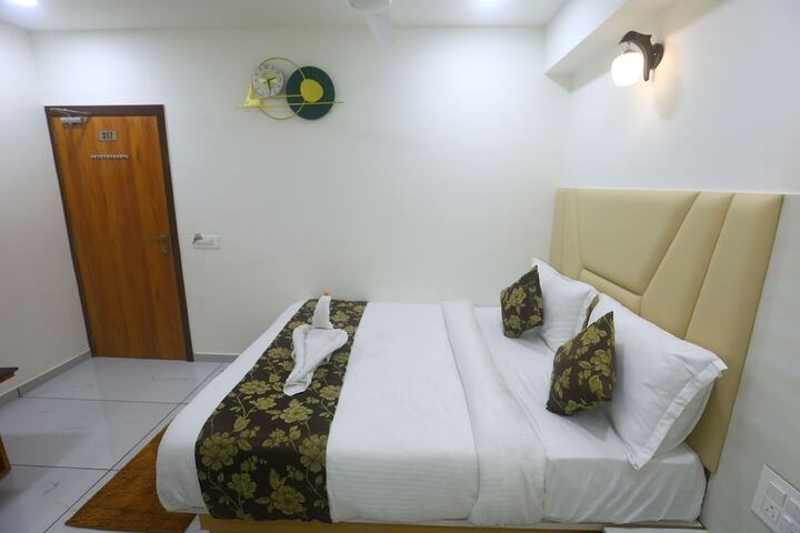 Room 8 of 68