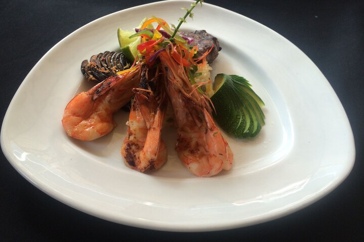 Dining 32 of 79