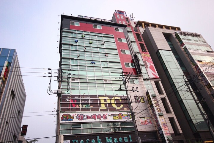 Hotel 17 of 33