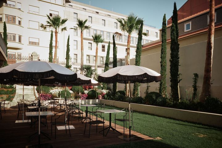 Hotel Exterior 148 of 158
