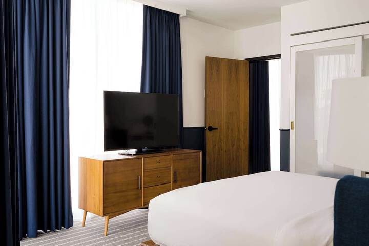 Room 35 of 90