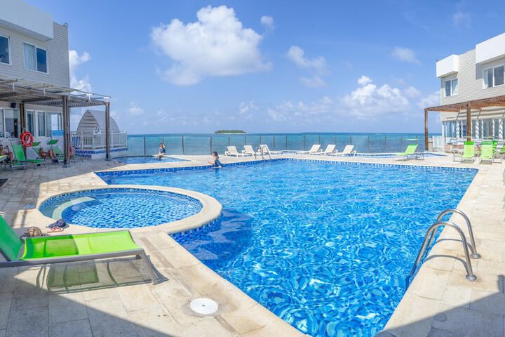 Pool 43 of 75