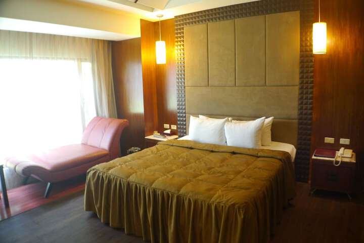 Room 19 of 50