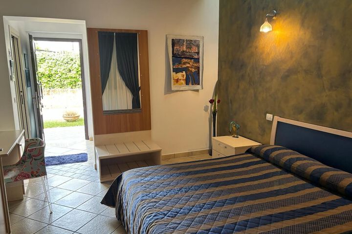 Room 16 of 80