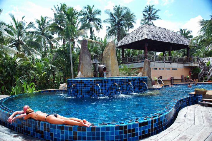 Hotel Pool