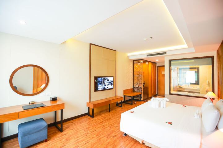 Room 14 of 65