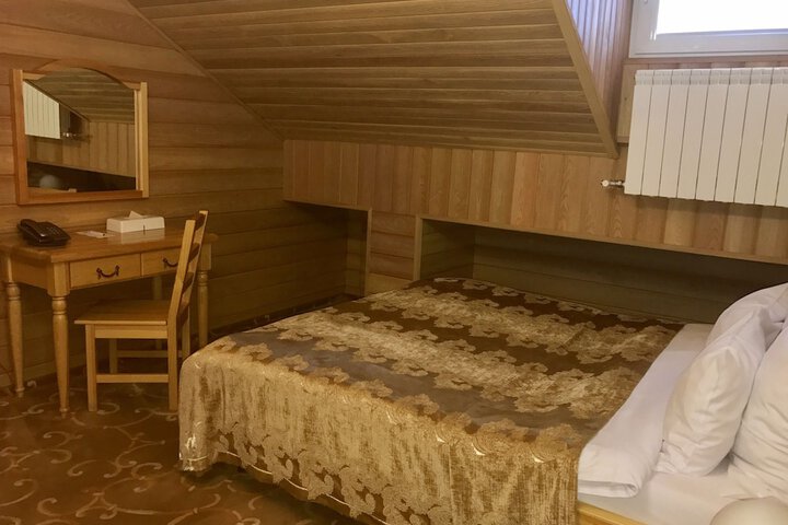 Room 9 of 68