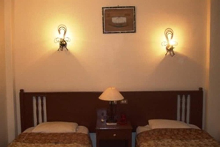 Room 14 of 30
