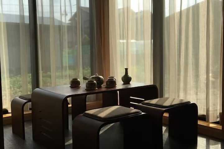 Room 32 of 86