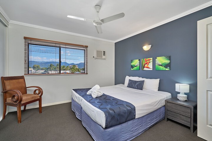 Room 6 of 30