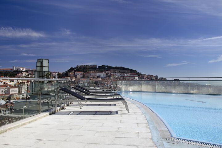 Hotel with Pool