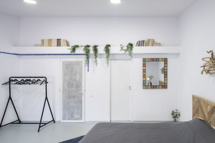Room 8 of 60