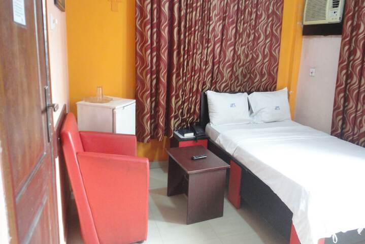 Room 7 of 35