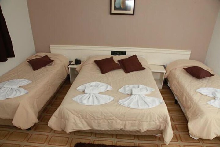 Room 4 of 18