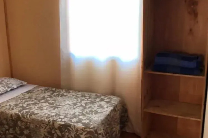 Room 4 of 18